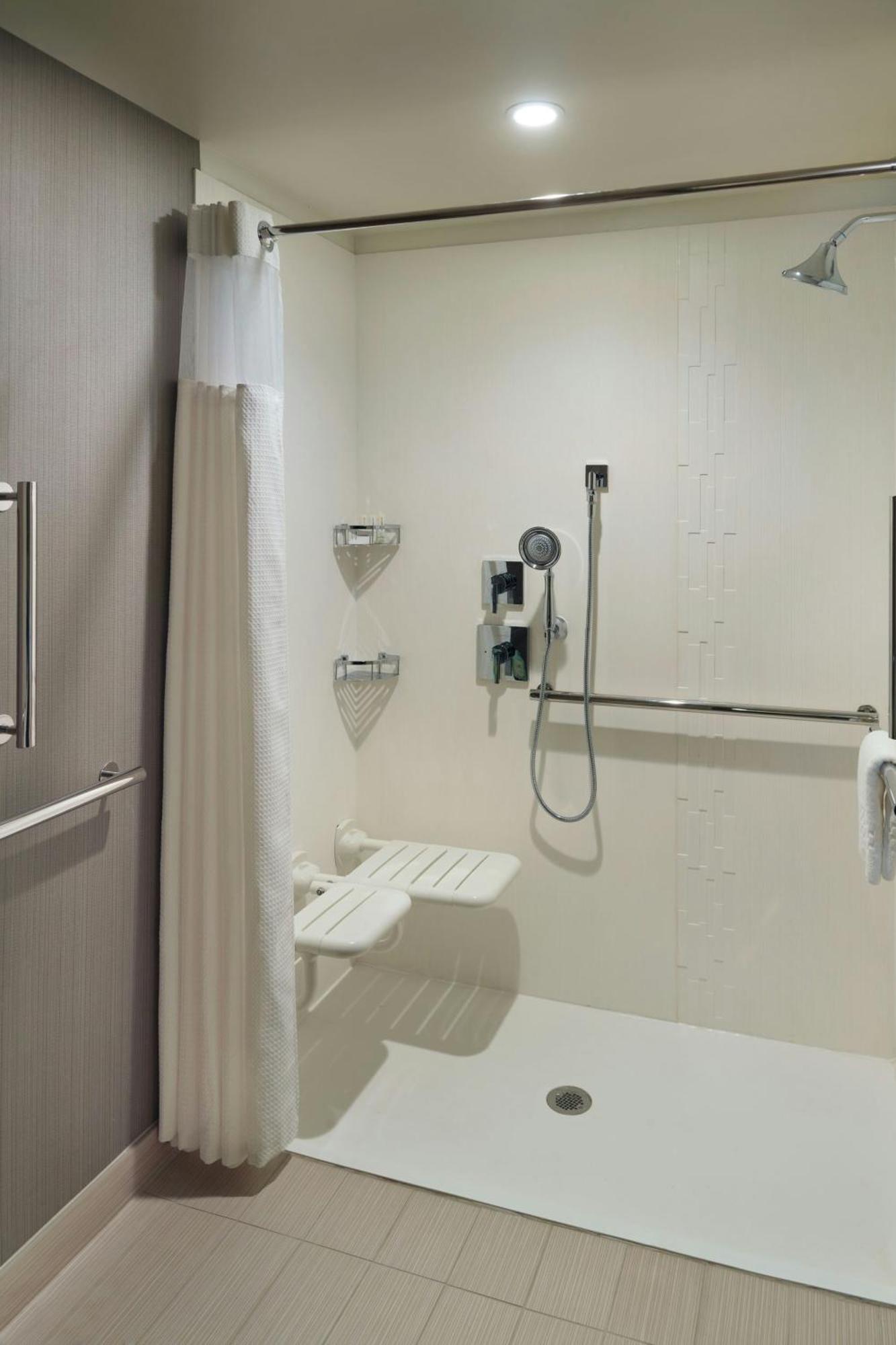 Courtyard By Marriott Lagrange Hotel Kültér fotó