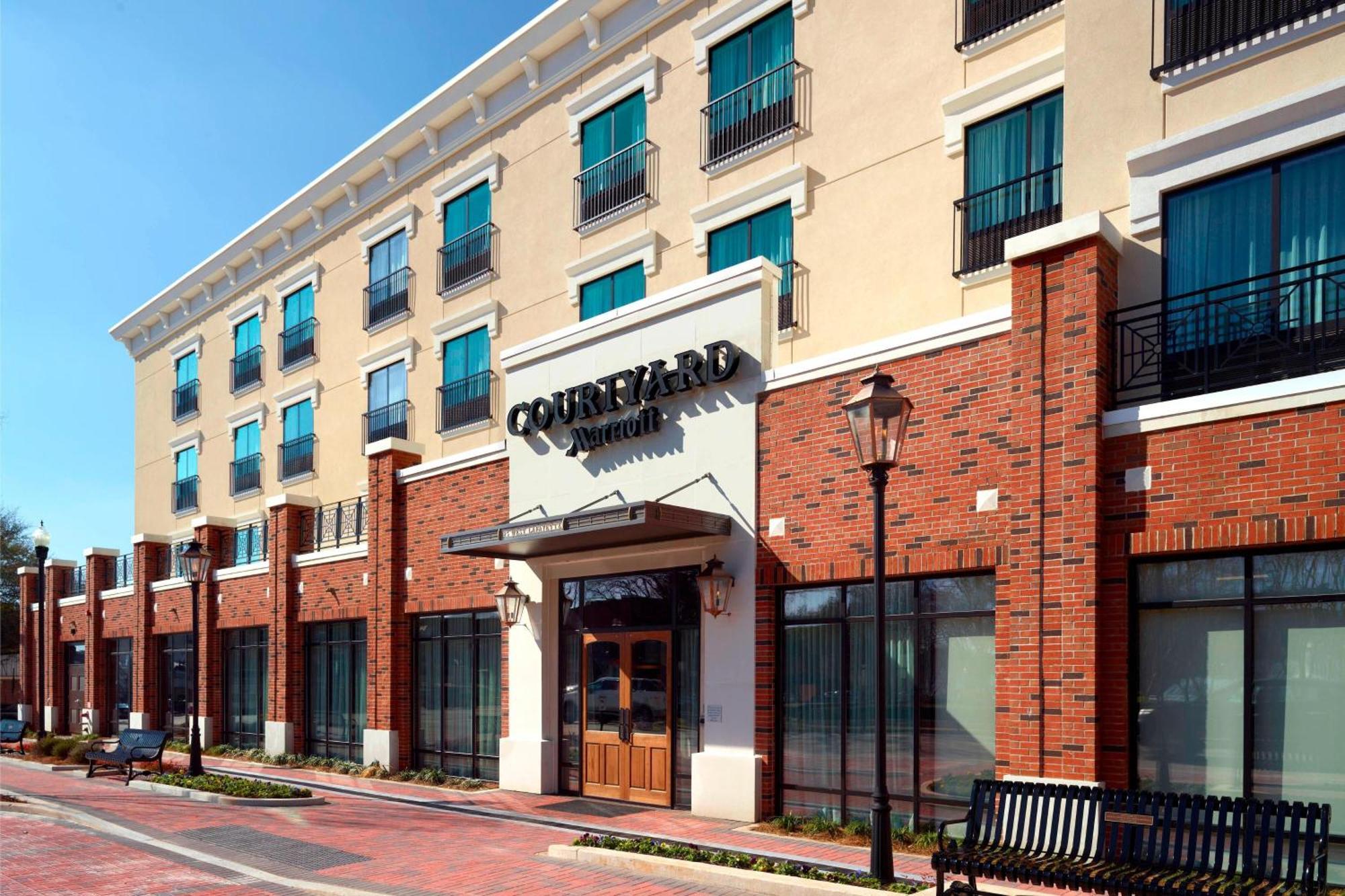 Courtyard By Marriott Lagrange Hotel Kültér fotó