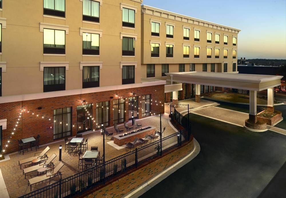 Courtyard By Marriott Lagrange Hotel Kültér fotó